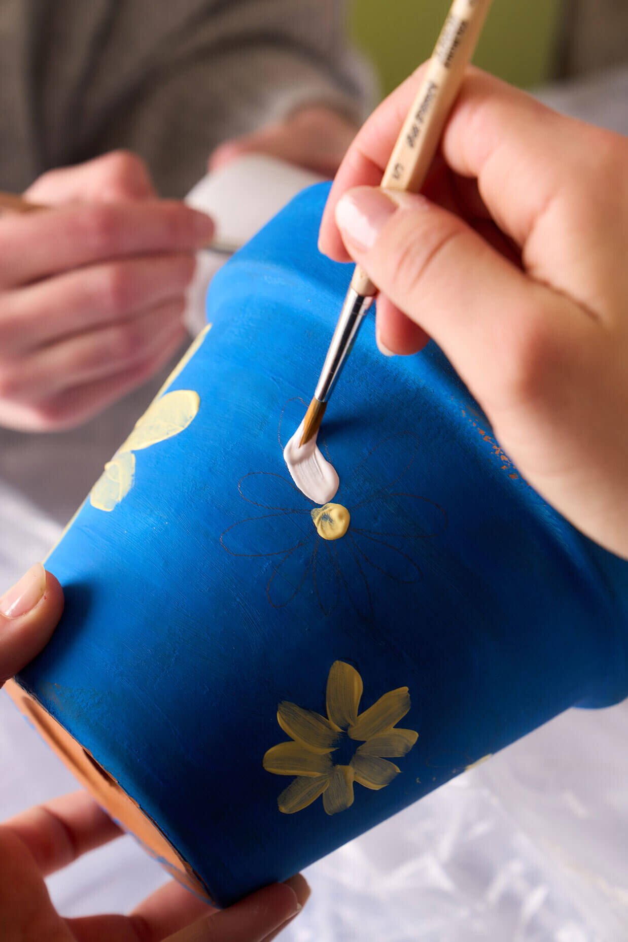 DIY TerracottaTöpfe bemalen Farbe für den Frühling!